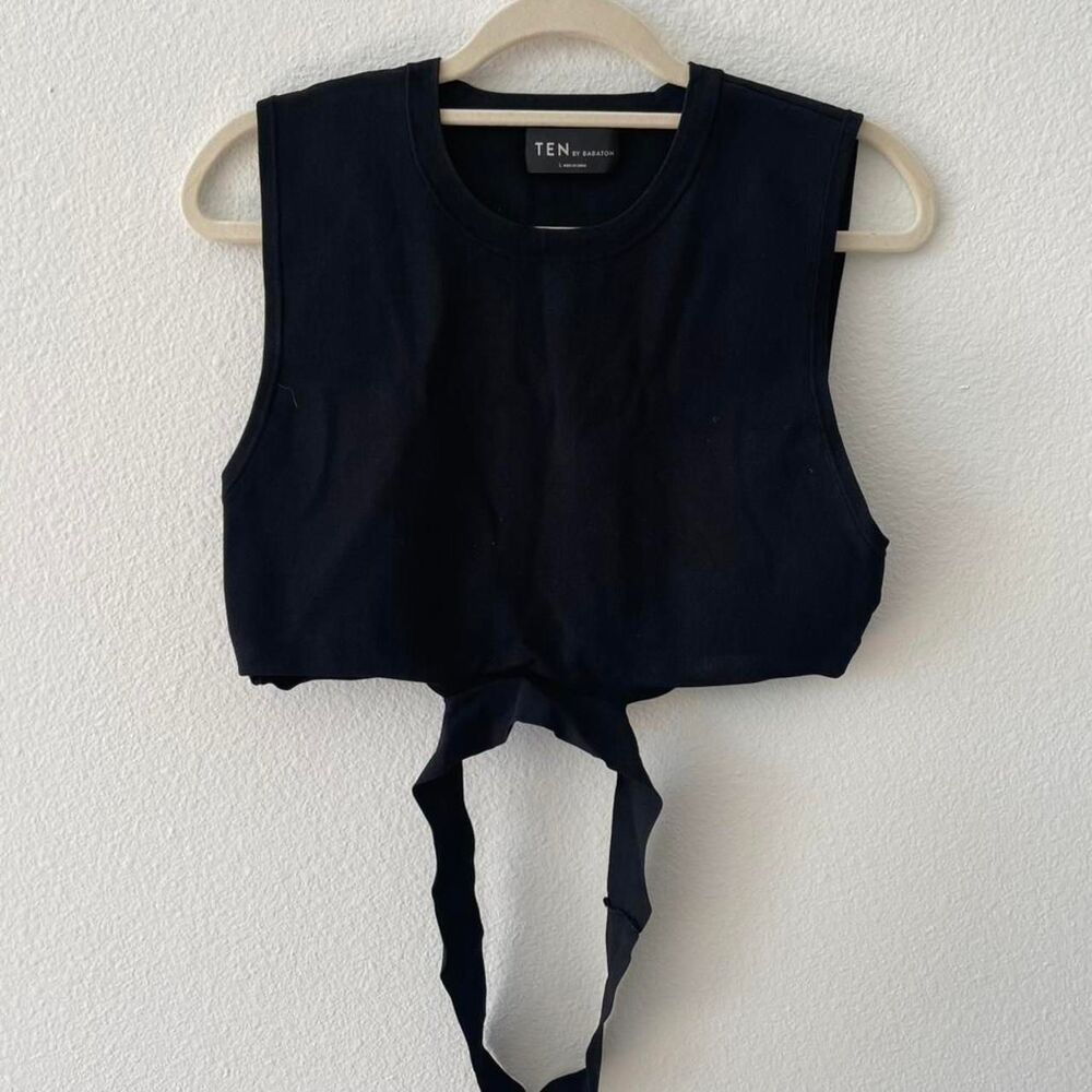 Aritzia Babaton tank top with cut out size large